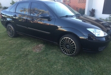 Vendo/financio Focus 1.6, 8V completo ano 2005