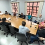 Vereadores e assessores reunidos para debater o projeto de lei complementar (Foto: Divulgação ) 