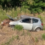 Ford Ka saiu da pista na região da Sanga Guilherme (Foto: Ponto da Notícia  ) 