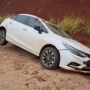 Três pessoas estavam no carro (Foto: CGN ) 