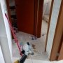 Segundo a PM, o casal utilizava a própria casa para armazenar e vender drogas (Foto: PMPR ) 